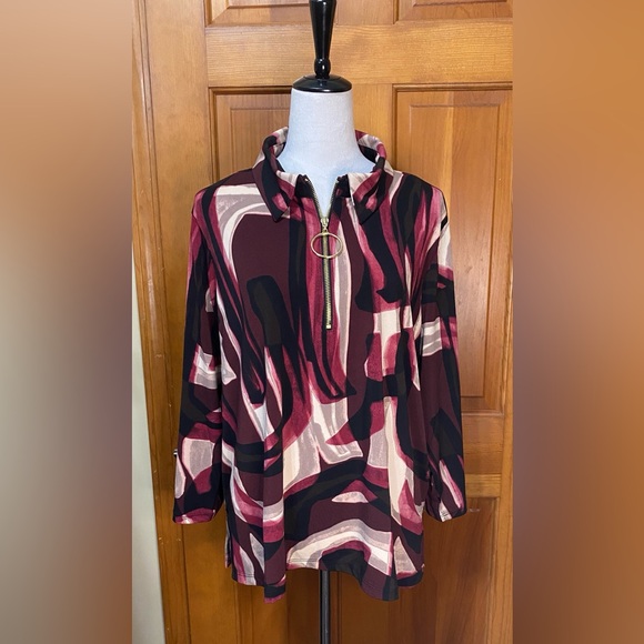 NWT Thomas & Olivia Abstract Print Top - Picture 3 of 8